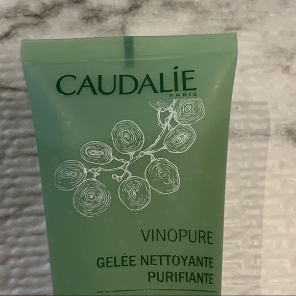 4/$16 Caudalie Vinopure Pore Purifying Cleanser - Picture 3 of 7